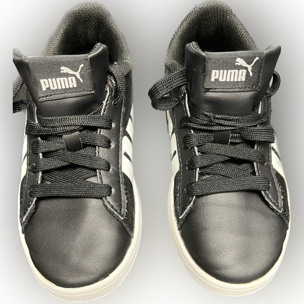 PUMA KIDS ALL LEATHER SNEAKER SIZE 1.5 MINT